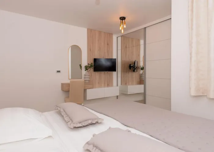 Vila Beautiful Danica With Pool In