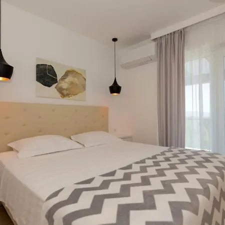 Villa Beautiful Villa Danica With Pool In Makarska *