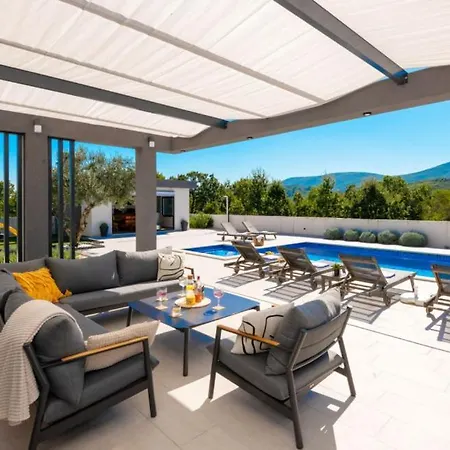 Beautiful Villa Danica With Pool In Makarska *