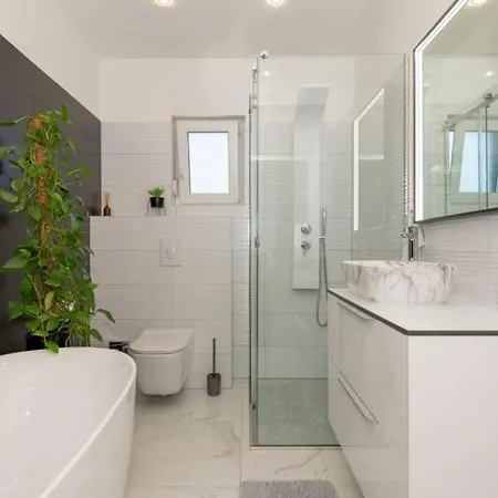 Beautiful Danica With Pool In * Makarska