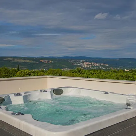 Beautiful Danica With Pool In Villa *