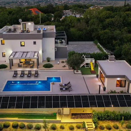 Beautiful Danica With Pool In Villa