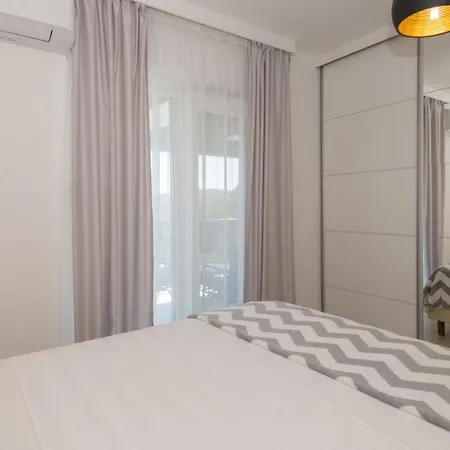 Villa Beautiful Danica With Pool In Makarska