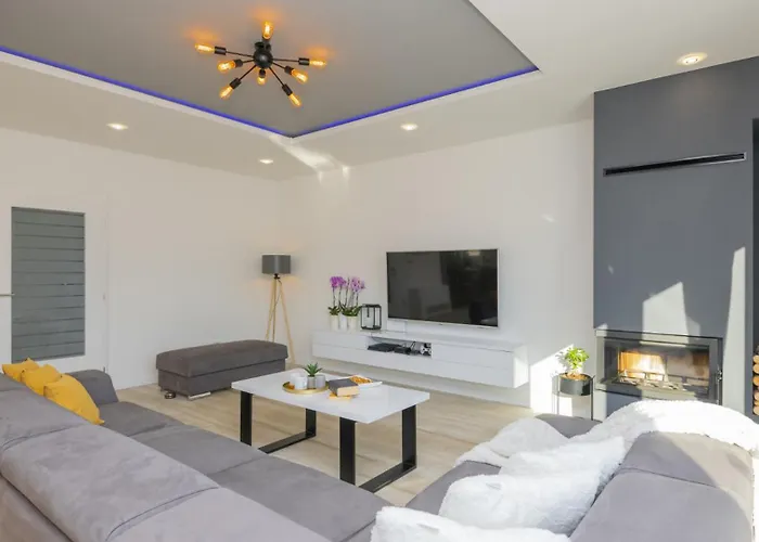 Beautiful Danica With Pool In Willa *