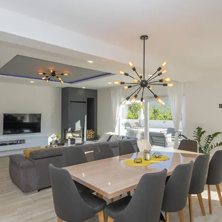 Beautiful Danica With Pool In * Makarska